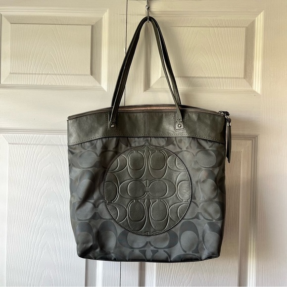 Pristine coach bag - Picture 3 of 6